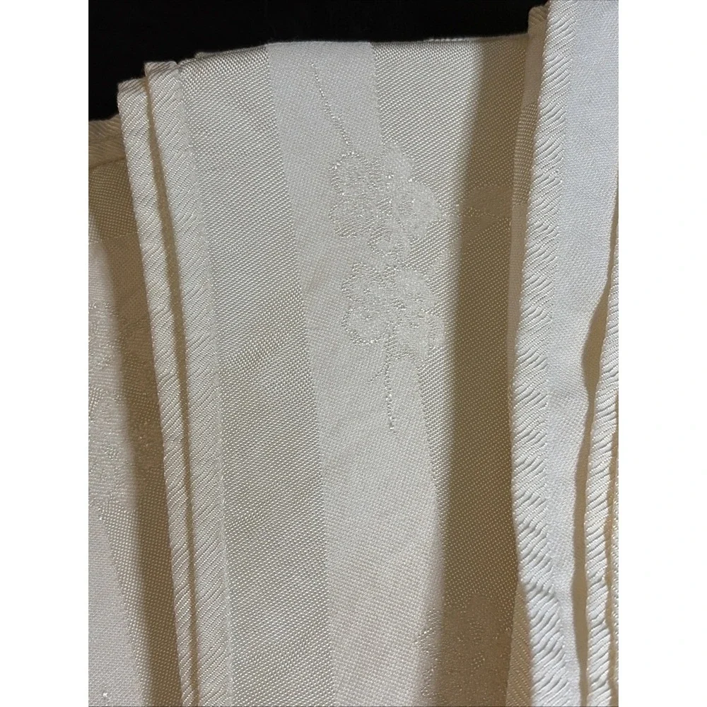 VTG Set of 5 Ivory XL Cream Damask Luncheon Dinner Napkins Floral 17.5 x 17.5